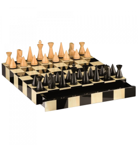 Modern chess set in lacquered wood 35 x 35 cm