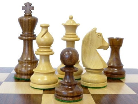 Coffret d'échecs magnétique en acacia