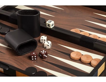 Backgammon en bois Fourni