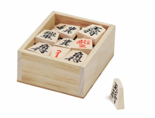 Pions Shogi en bois avec flèches